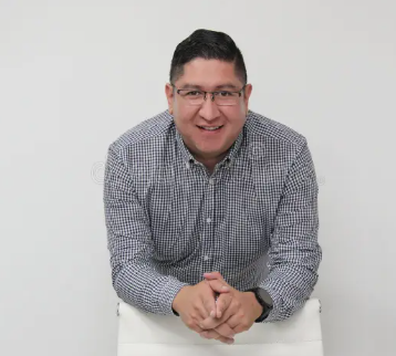 <em>Javier M.</em>